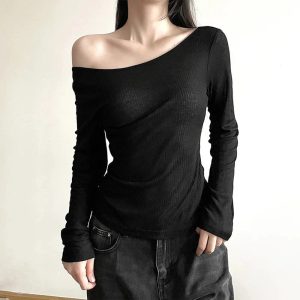 Black Off-Shoulder Ribbed Y2K Top for Trendy Summer Outfits