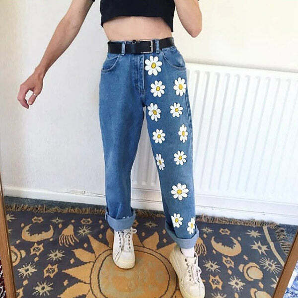 Trendy Y2K Mom Jeans: Retro 90s Grunge Style for Effortless Summer Vibes