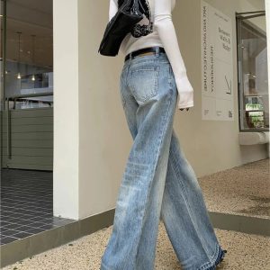 Y2K High-Waisted Wide-Leg Jeans for Retro Summer Outfits and Grunge Style